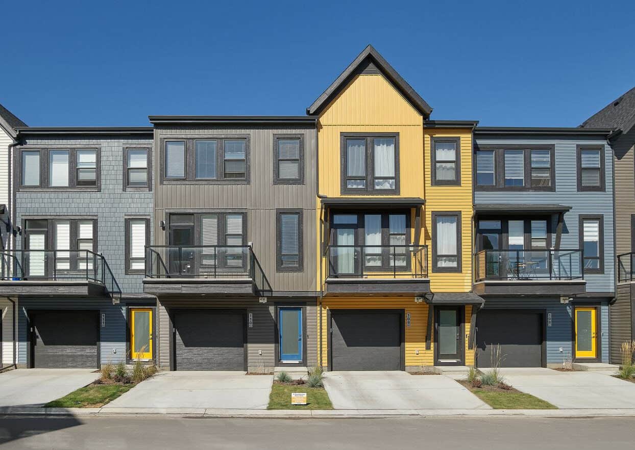 Pivot Towns by Averton in Edmonton